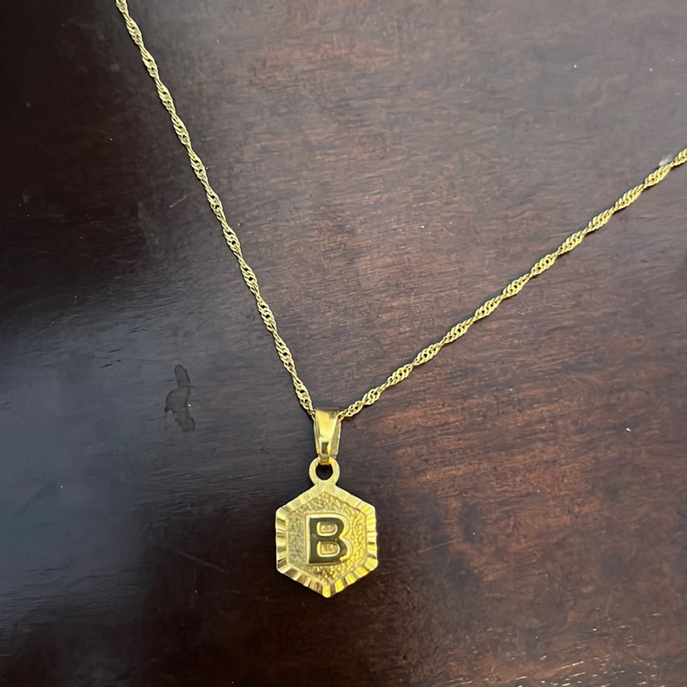 Ellie Vail “B” necklace